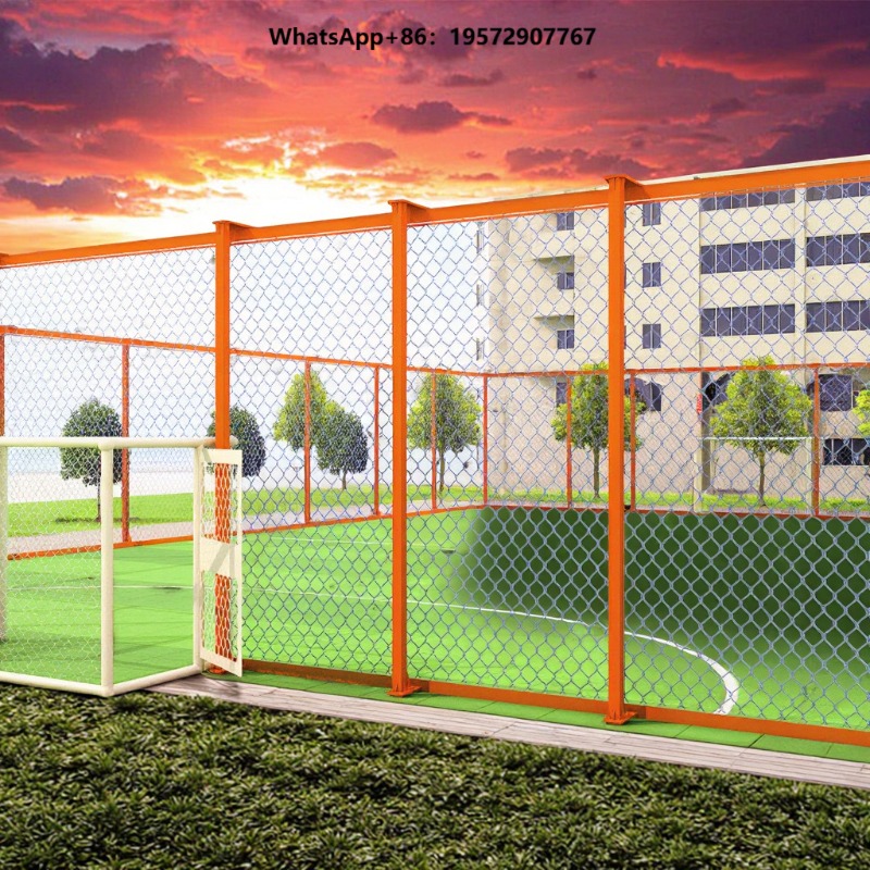 Outdoor Sport Club - ملعب كرة قدم داخلي وخارجي بدون