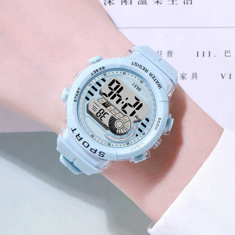 ساعة رياضية أنيقة مقاومة للماء - مراجعة Outdoor Sport Watch وسعره