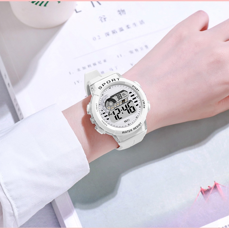 ساعة رياضية أنيقة مقاومة للماء - مراجعة Outdoor Sport Watch وسعره